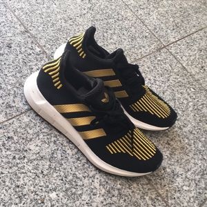 Adidas swift run NWOT